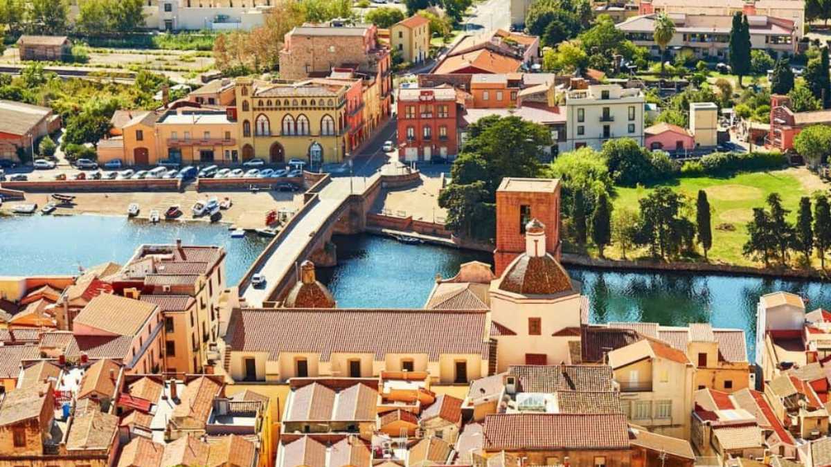 Come Arrivare a Bosa: Guida Completa per il Tuo Viaggio in Sardegna