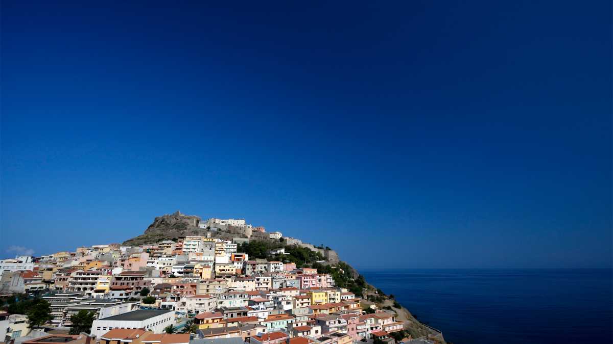 Un Itinerario di 7 Giorni a Castelsardo: Scopri la Magia della Sardegna