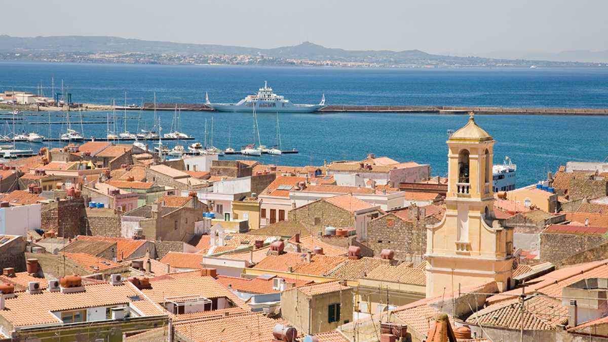Un Itinerario Indimenticabile di 7 Giorni a Carloforte e Dintorni