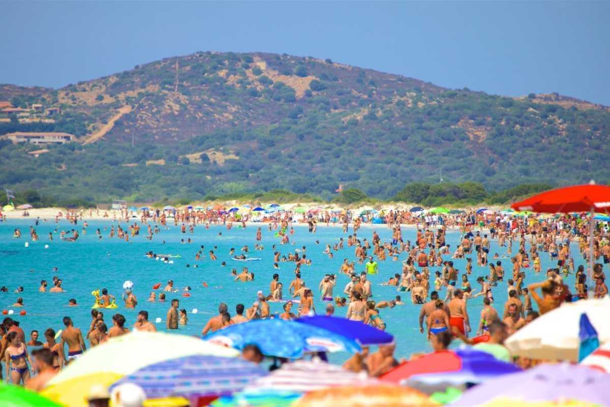 Spiaggia della Cinta a San Teodoro, luogo ideale per il relax e il divertimento