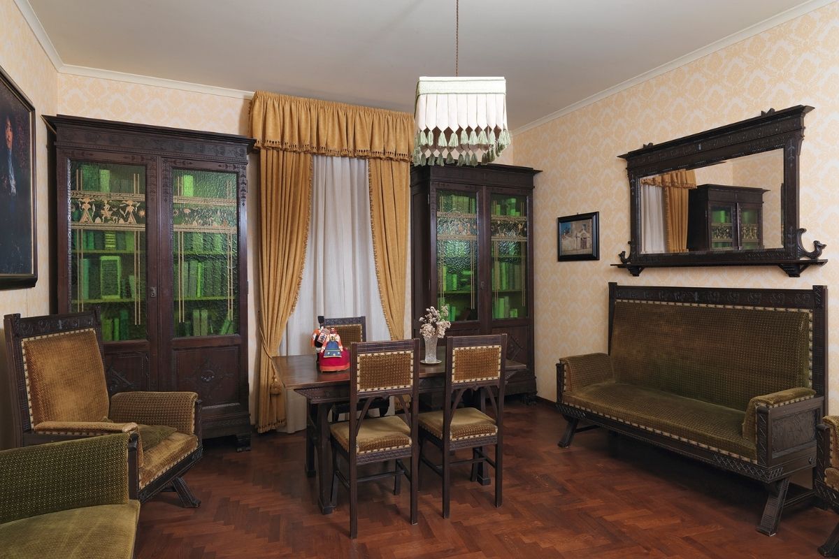 Interno del museo Deledda a Nuoro